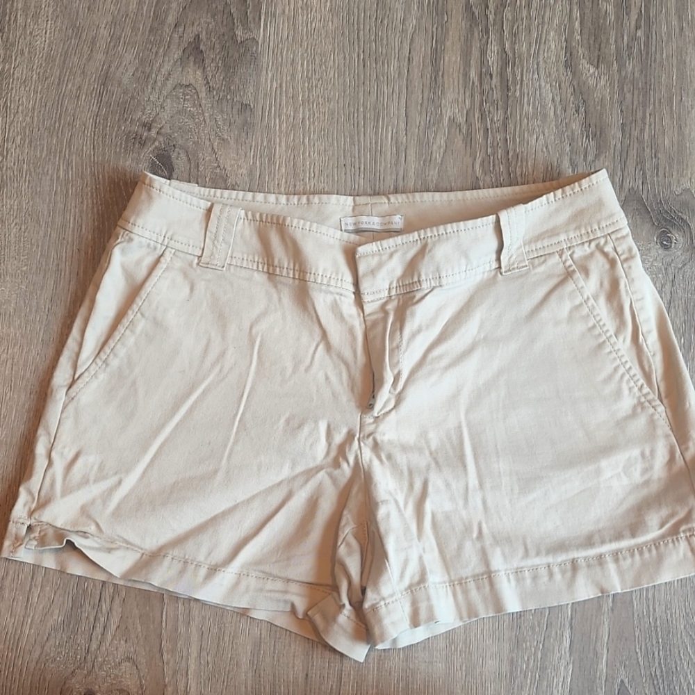 NY&Co. Size 2 khaki shorts
